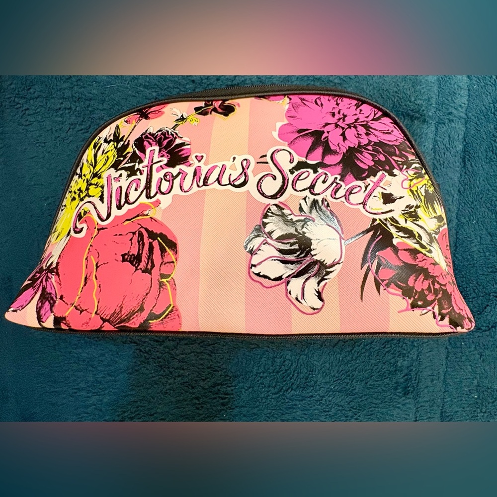 Victoria's Secret Pink and Black Floral Cosmetic Bag, NWT!